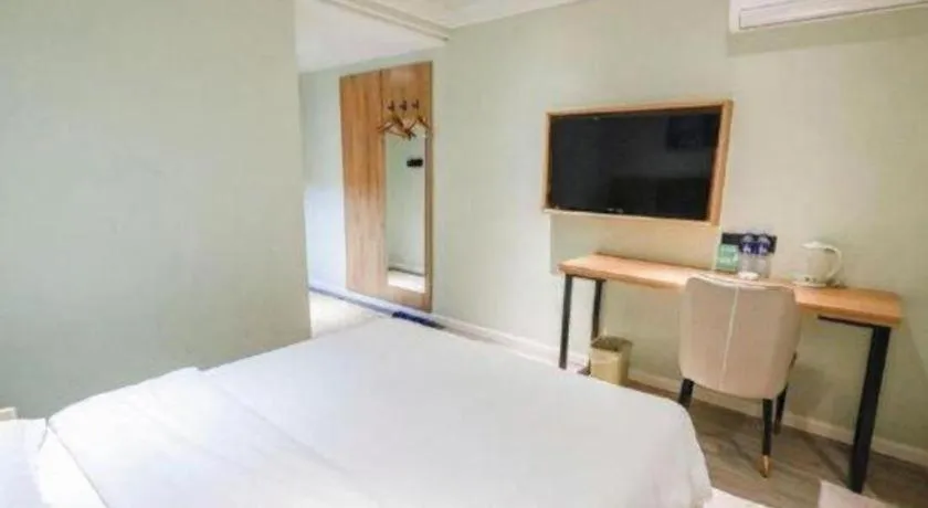 Bed in GreenTree Inn Hefei Chenghuangmiao San Xiao Kou Subway Station Hotel