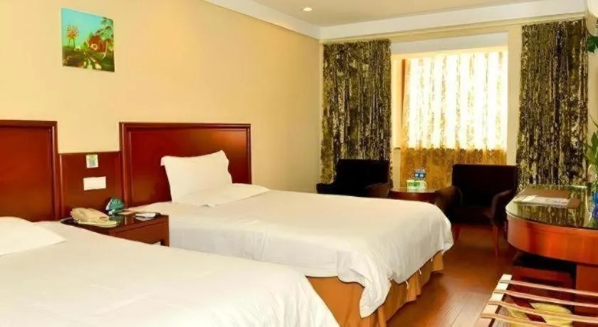 Bed in GreenTree Inn Hefei Chenghuangmiao San Xiao Kou Subway Station Hotel
