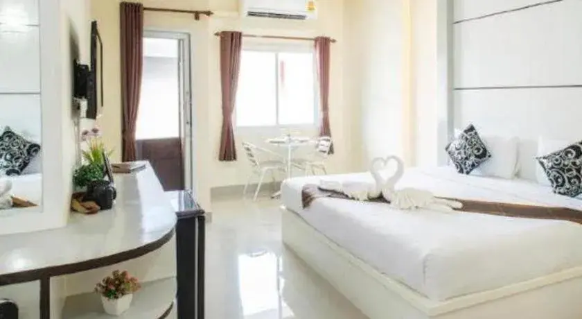 Bed in The Rich Residence Bed in The Rich Residence