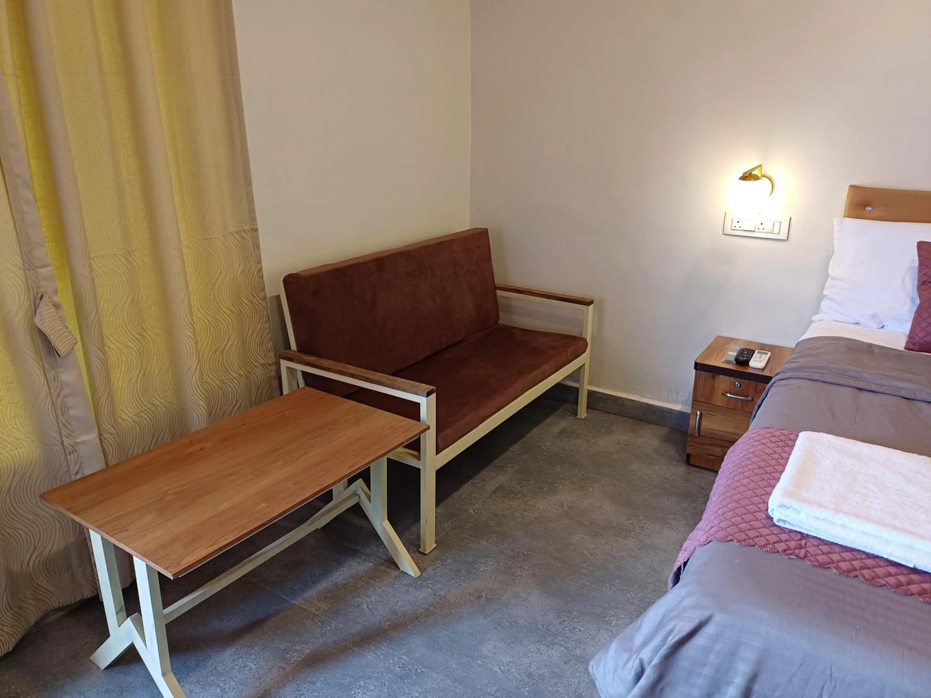 Bedroom, Bed in The Malshej Mist