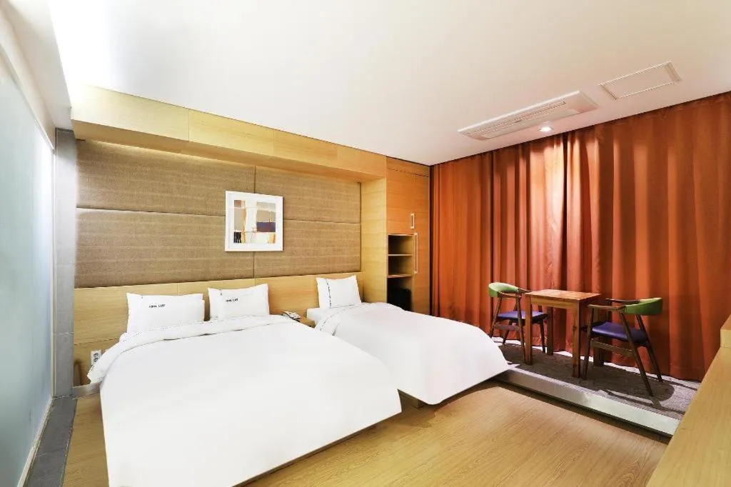 Bed in Business Design Hotel LUV