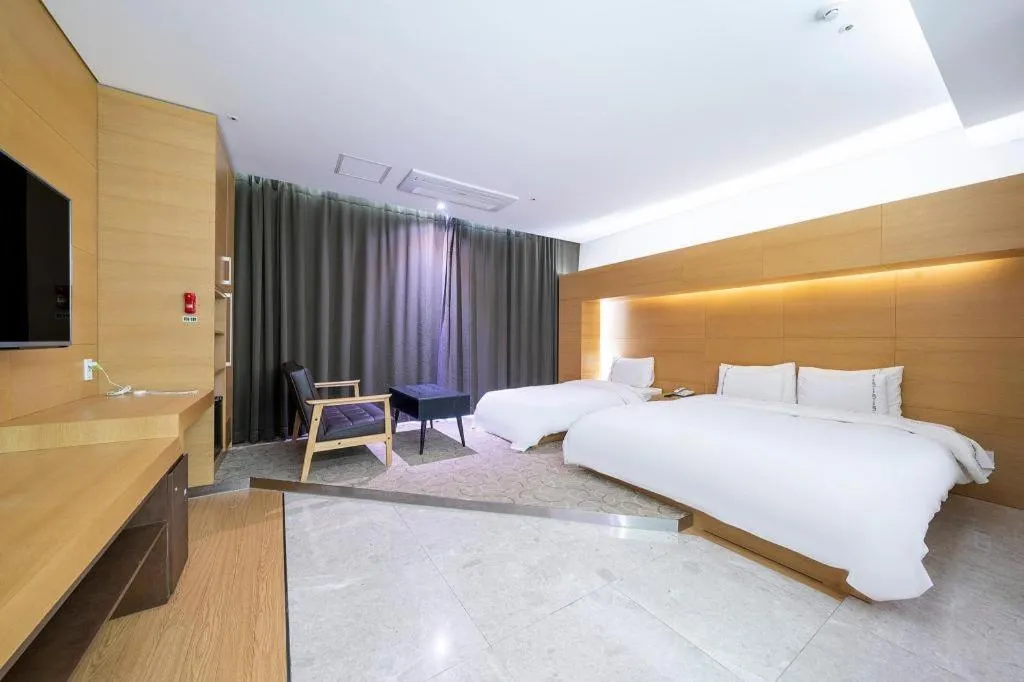 Bed in Business Design Hotel LUV