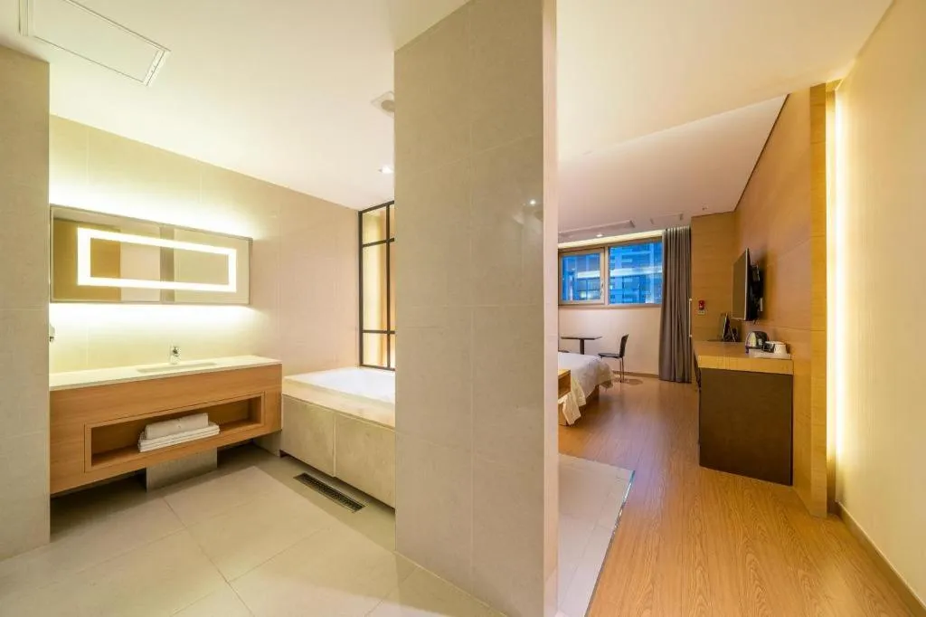 Bed in Business Design Hotel LUV