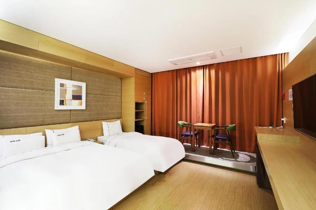 Bed in Business Design Hotel LUV