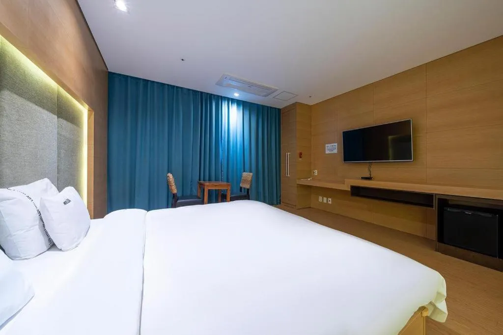 Bed in Business Design Hotel LUV