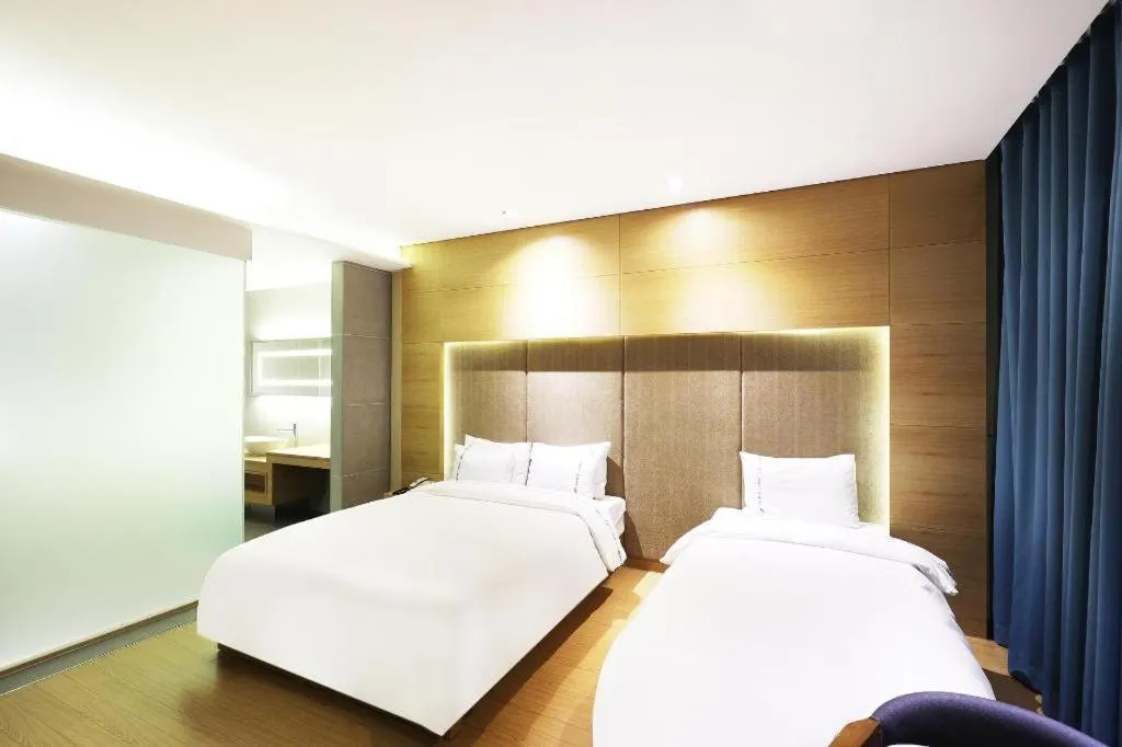 Bed in Business Design Hotel LUV