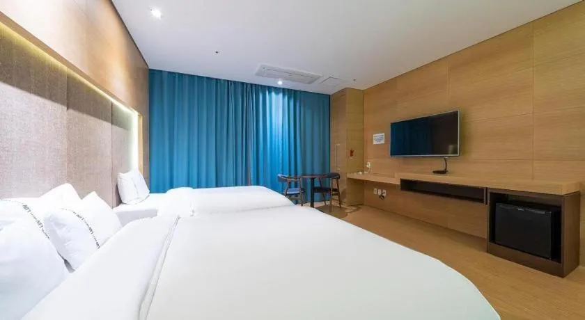 Bed in Business Design Hotel LUV