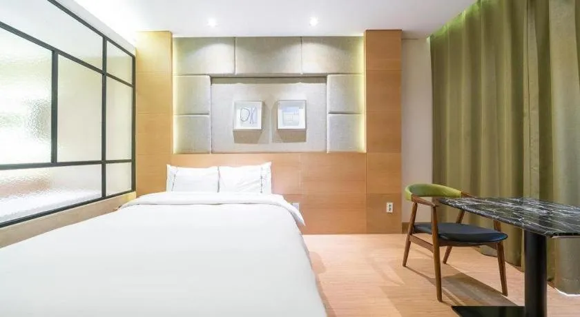 Bed in Business Design Hotel LUV