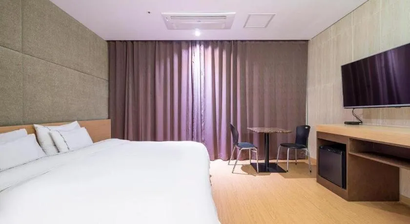 Bed in Business Design Hotel LUV