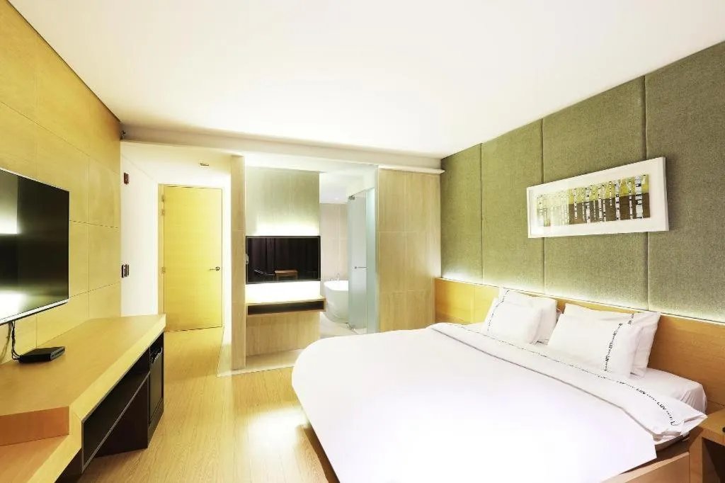 Bed in Business Design Hotel LUV