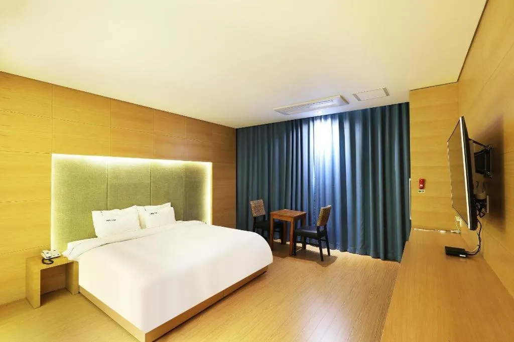 Bed in Business Design Hotel LUV