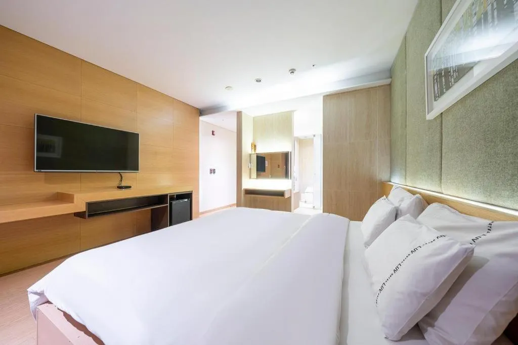 Bed in Business Design Hotel LUV