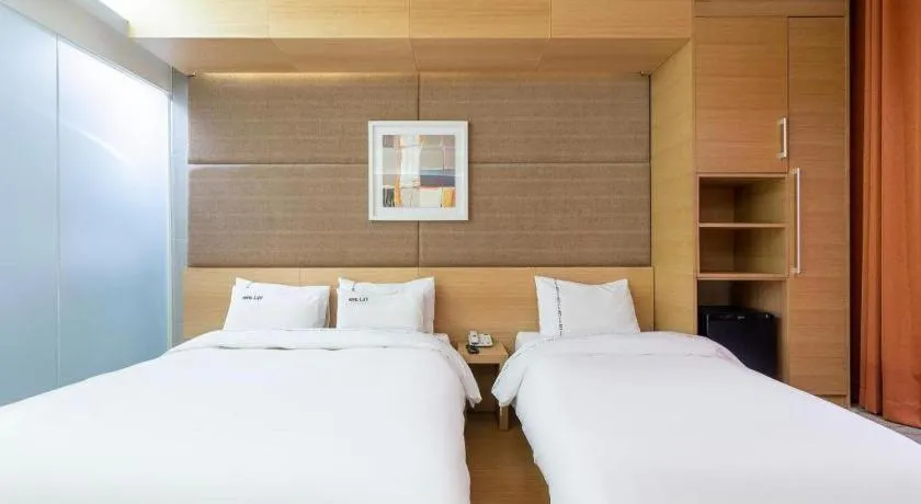 Bed in Business Design Hotel LUV