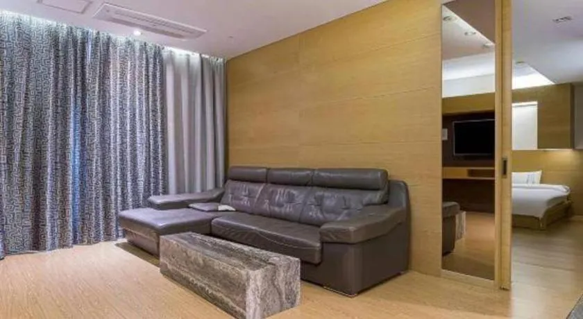 Bed in Business Design Hotel LUV