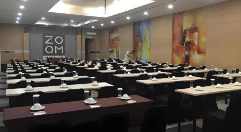 Zoom Dharmahusada Hotel