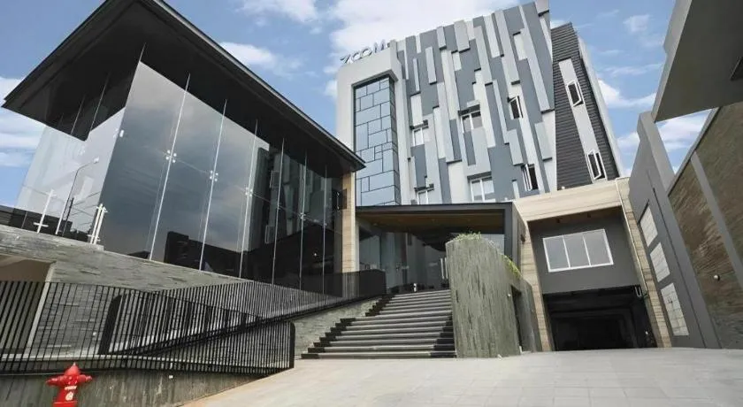 Zoom Dharmahusada Hotel