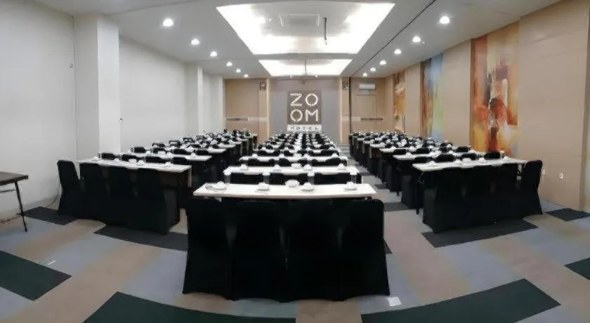 Zoom Dharmahusada Hotel