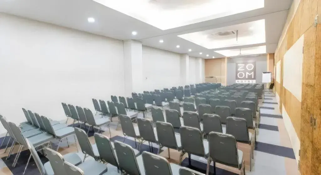 Zoom Dharmahusada Hotel Zoom Dharmahusada Hotel