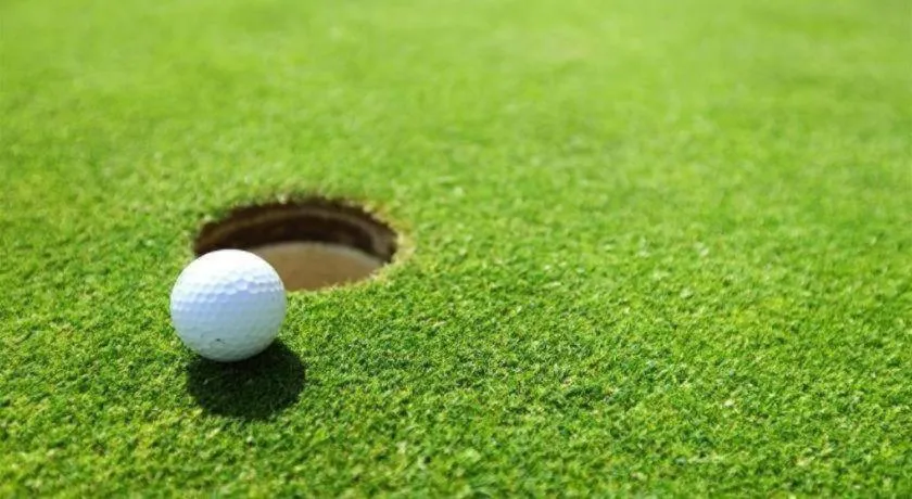 Front One Boutique Pusponjolo Semarang