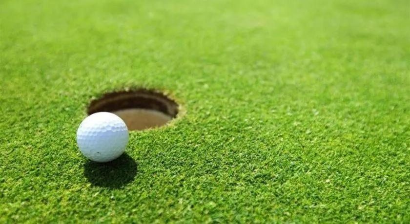 Front One Boutique Pusponjolo Semarang