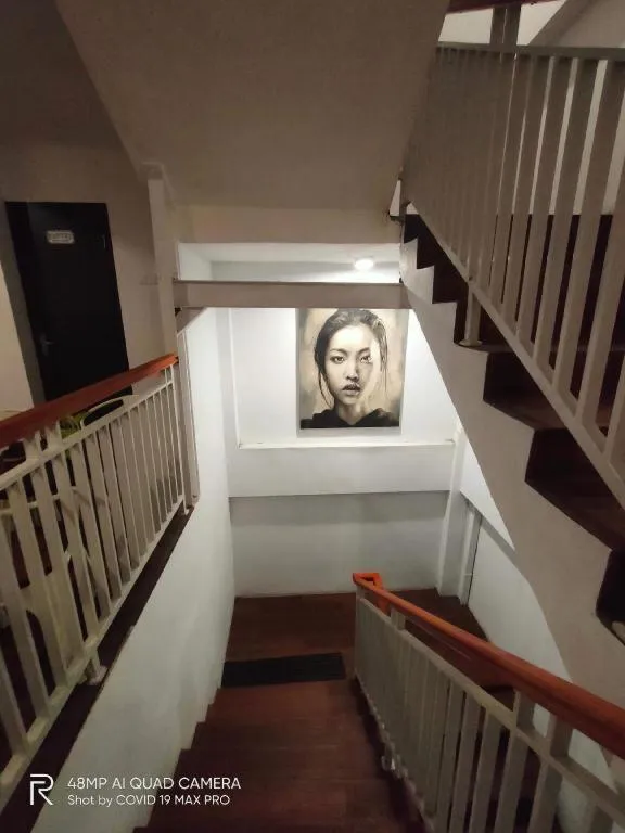 Front One Boutique Pusponjolo Semarang