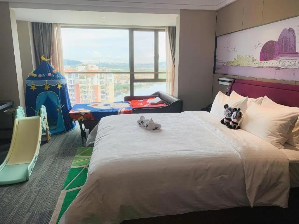 Bed in Hampton by Hilton Zhuhai Doumen