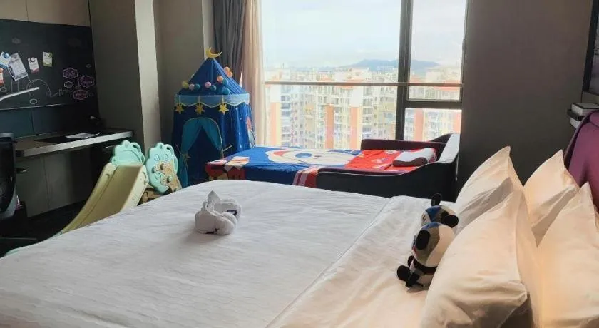 Bed in Hampton by Hilton Zhuhai Doumen