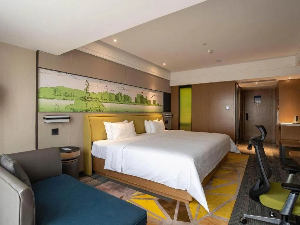 Bed in Hampton by Hilton Zhuhai Doumen