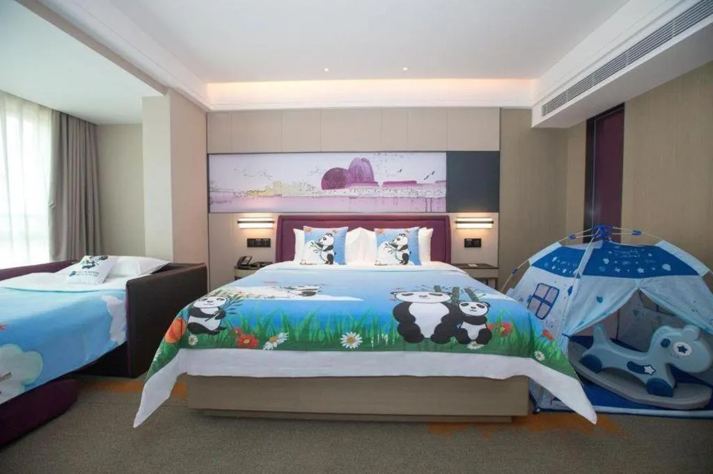 Bed in Hampton by Hilton Zhuhai Doumen