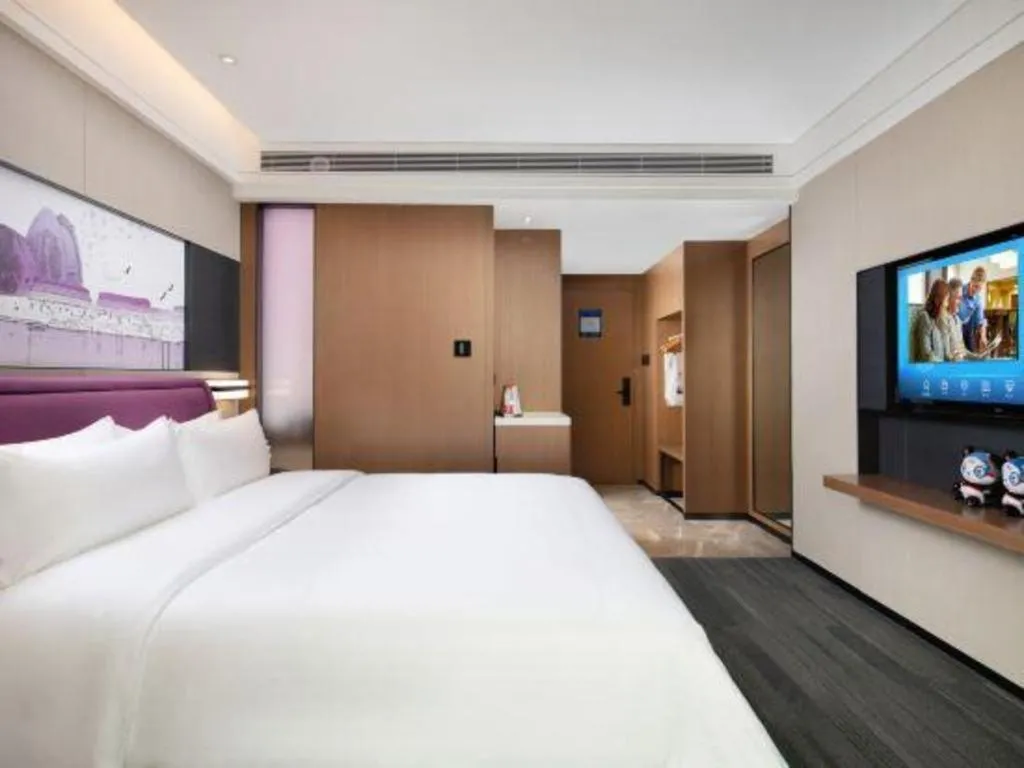 Bed in Hampton by Hilton Zhuhai Doumen