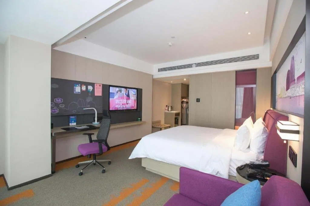 Bed in Hampton by Hilton Zhuhai Doumen