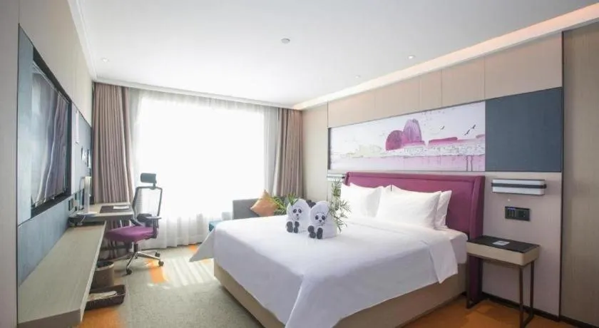 Bed in Hampton by Hilton Zhuhai Doumen
