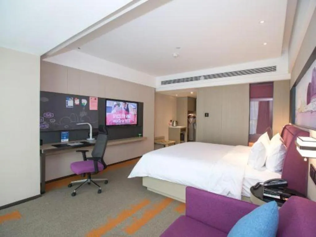 Bed in Hampton by Hilton Zhuhai Doumen