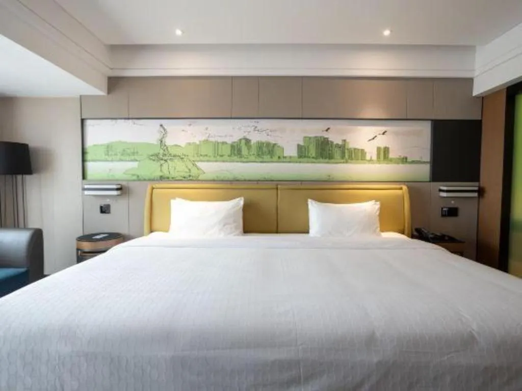 Bed in Hampton by Hilton Zhuhai Doumen
