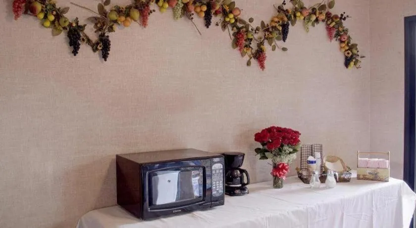 Americas Best Value Inn & Suites Los Angeles Downtown SW