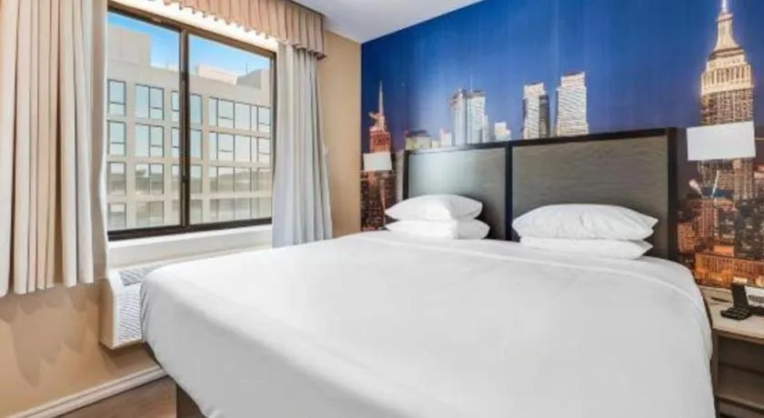 Bed in Americas Best Value Inn & Suites Los Angeles Downtown SW