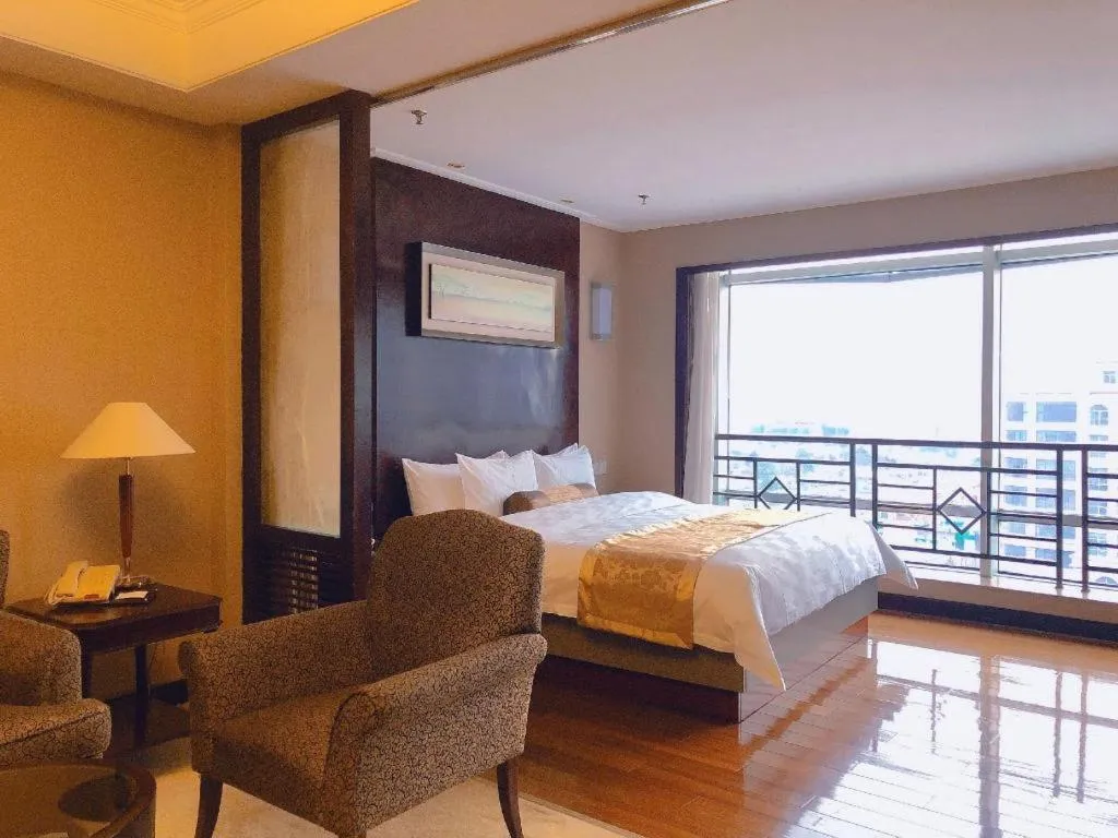 Bed in Qingdao Blue Horizon Hotel Laoshan