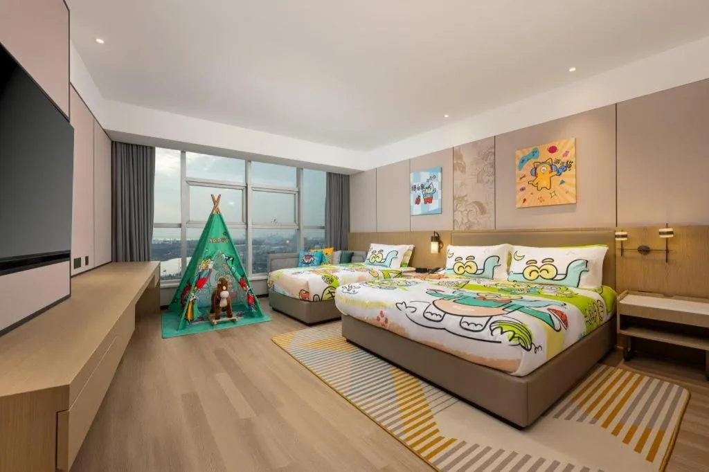 Bed in Holiday Inn Hotel & Suites Jiaxing Hangzhou Bay By IHG