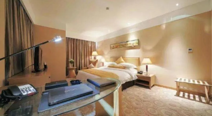 Bed in Holiday Inn Hotel & Suites Jiaxing Hangzhou Bay By IHG