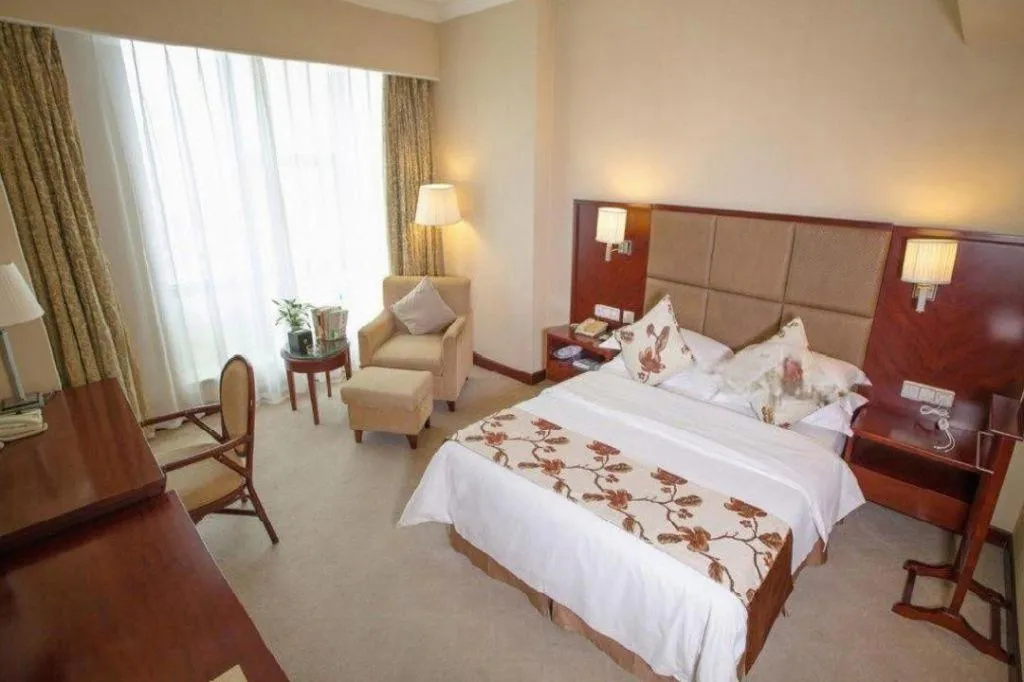 Bed in Dolton Changsha Spa Hotel