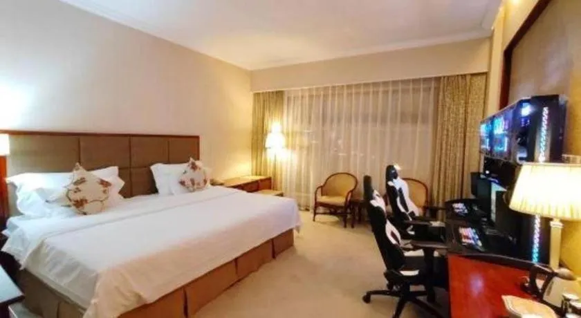 Bed in Dolton Changsha Spa Hotel