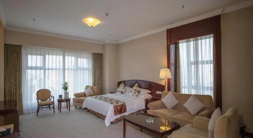 Bed in Dolton Changsha Spa Hotel