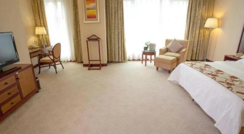 Bed in Dolton Changsha Spa Hotel