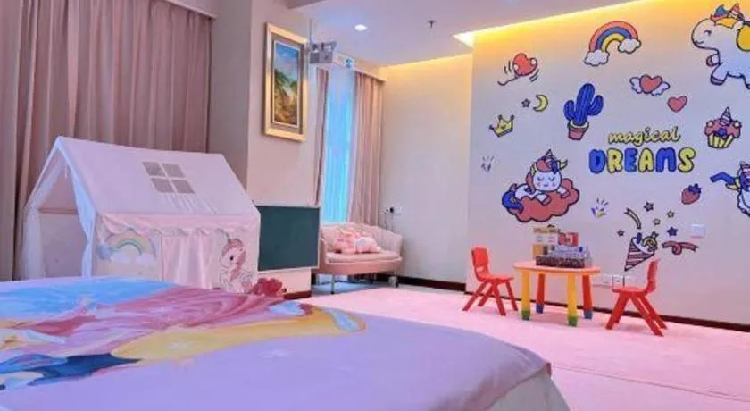 Bed in Dolton Changsha Spa Hotel