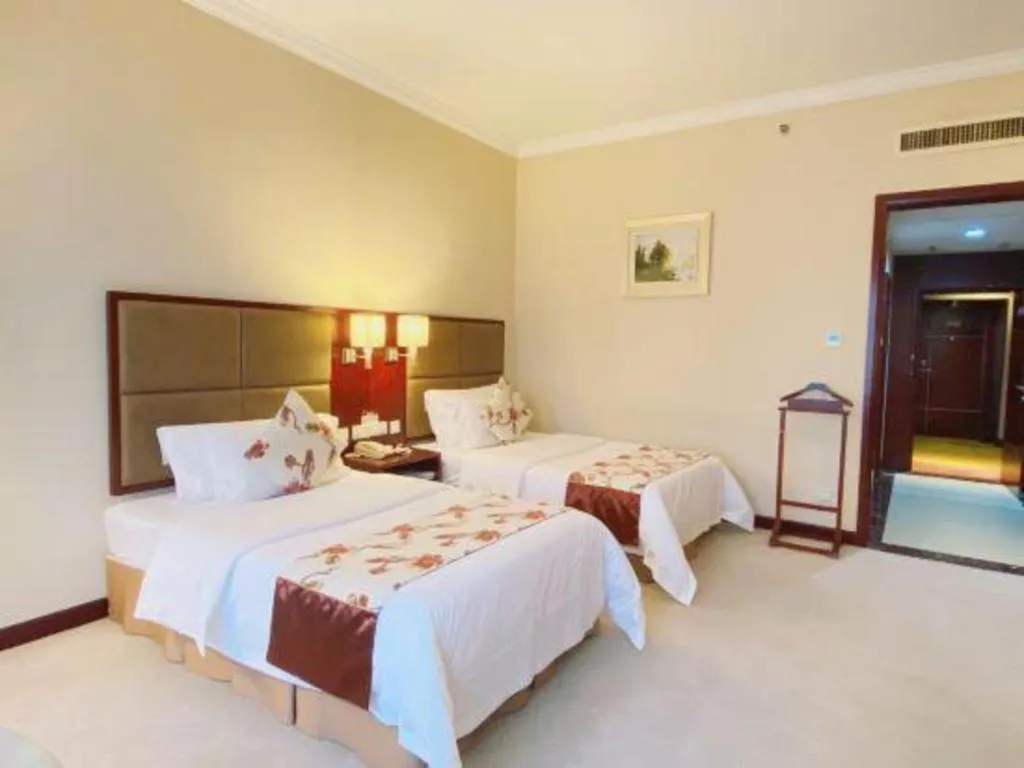 Bed in Dolton Changsha Spa Hotel