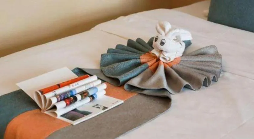 Bed in Dolton Changsha Spa Hotel