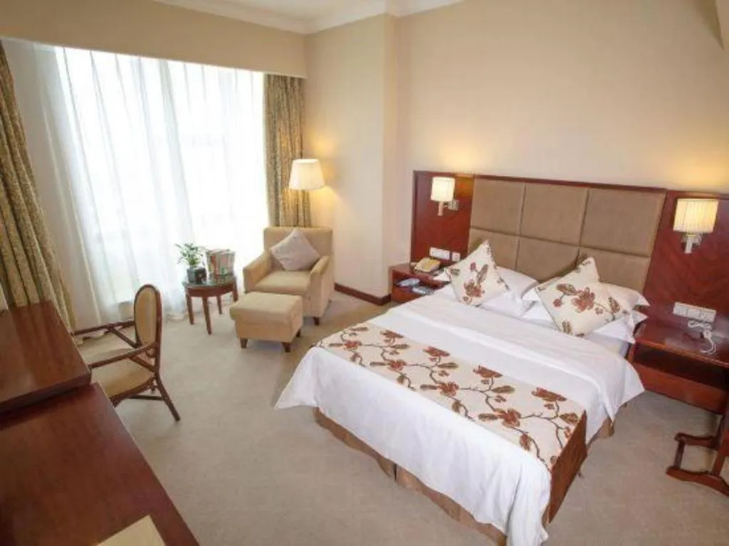 Bed in Dolton Changsha Spa Hotel