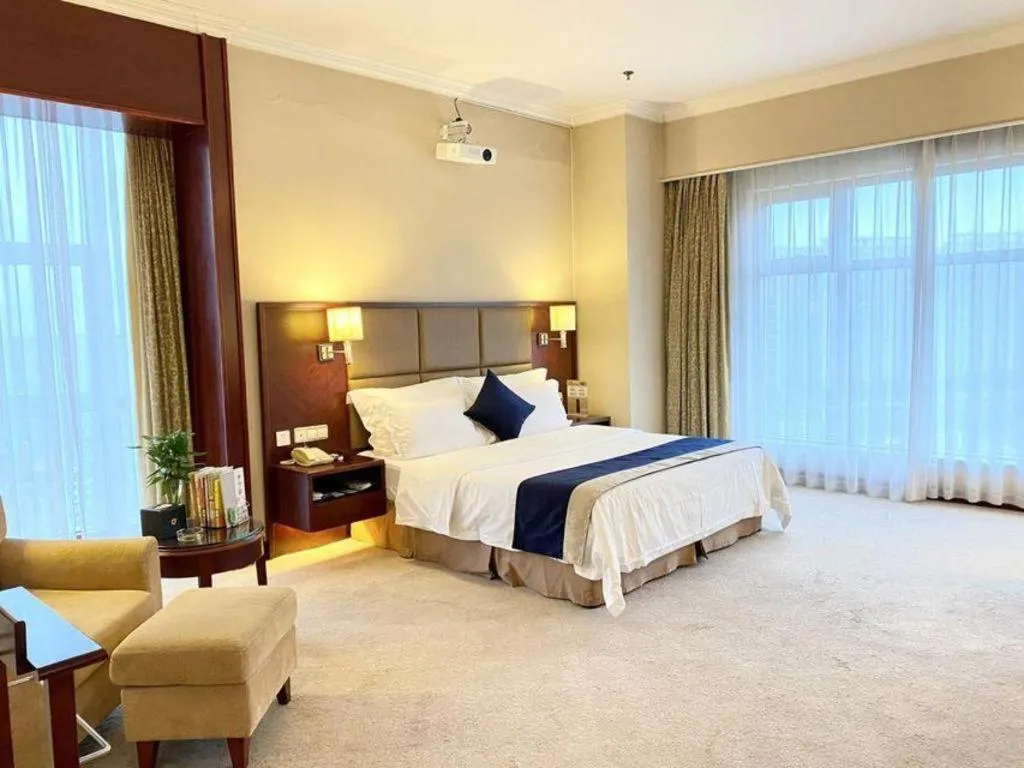 Bed in Dolton Changsha Spa Hotel