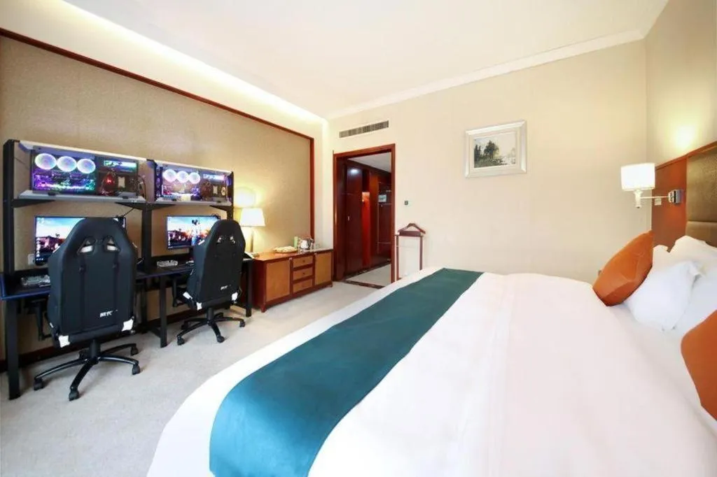 Bed in Dolton Changsha Spa Hotel