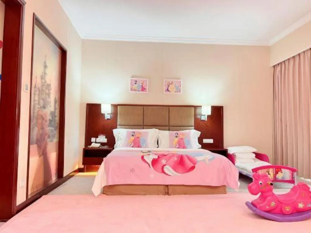 Bed in Dolton Changsha Spa Hotel